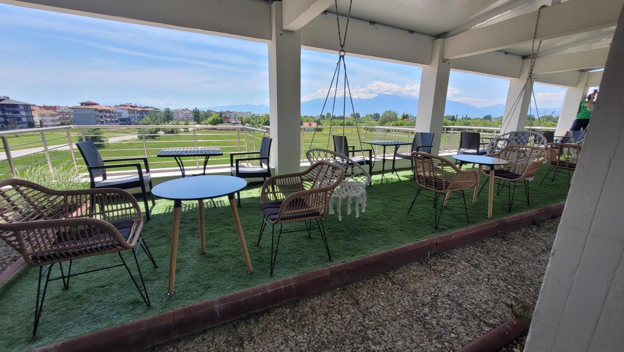 Peloton Inn Paralia Katerinis Ngoại thất bức ảnh