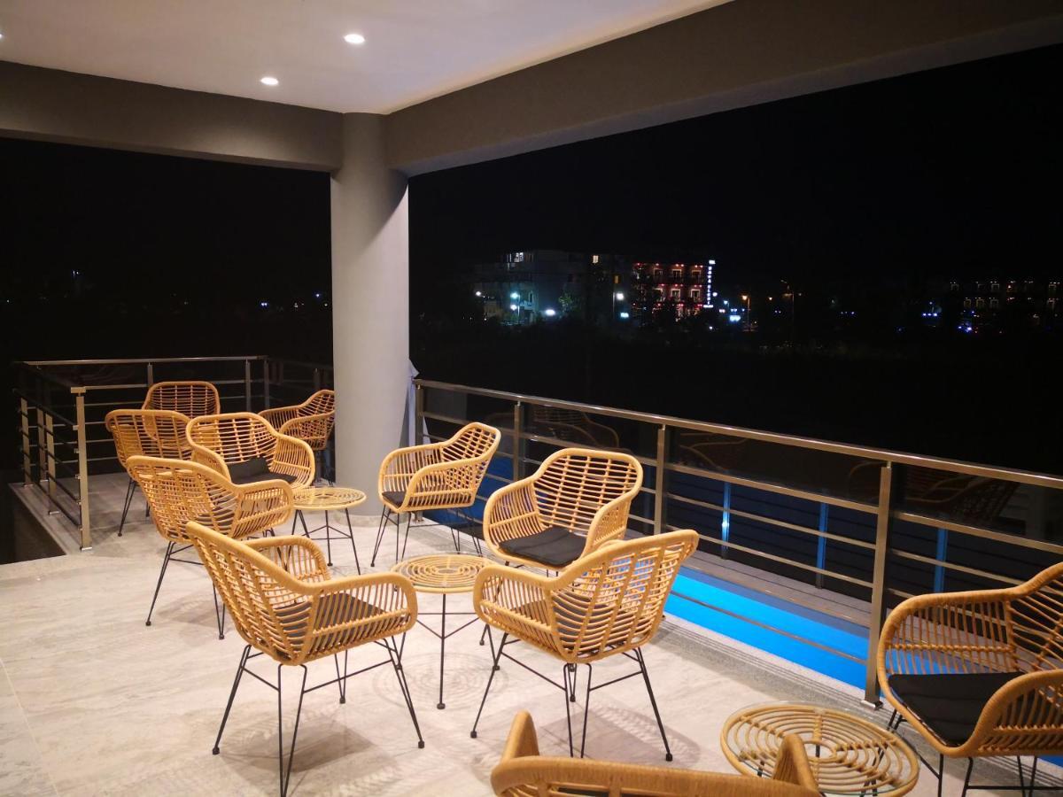 Peloton Inn Paralia Katerinis Ngoại thất bức ảnh